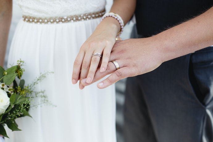 4 Rekomendasi Cincin Emas Putih Terbaik untuk Pernikahan