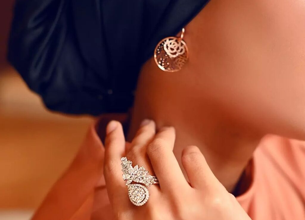 Bagaimana Proses Pembuatan Perhiasan Tangan yang Elegan?